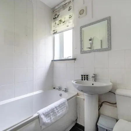 Apartment *2s6g* For Your Relaxed & Cosy + Free Parking + Free Fast Wifi * *