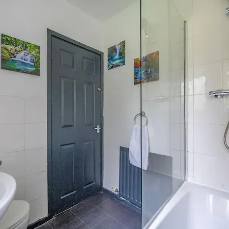 *2s6g* For Your Relaxed & Cosy + Free Parking + Free Fast Wifi * Apartment *